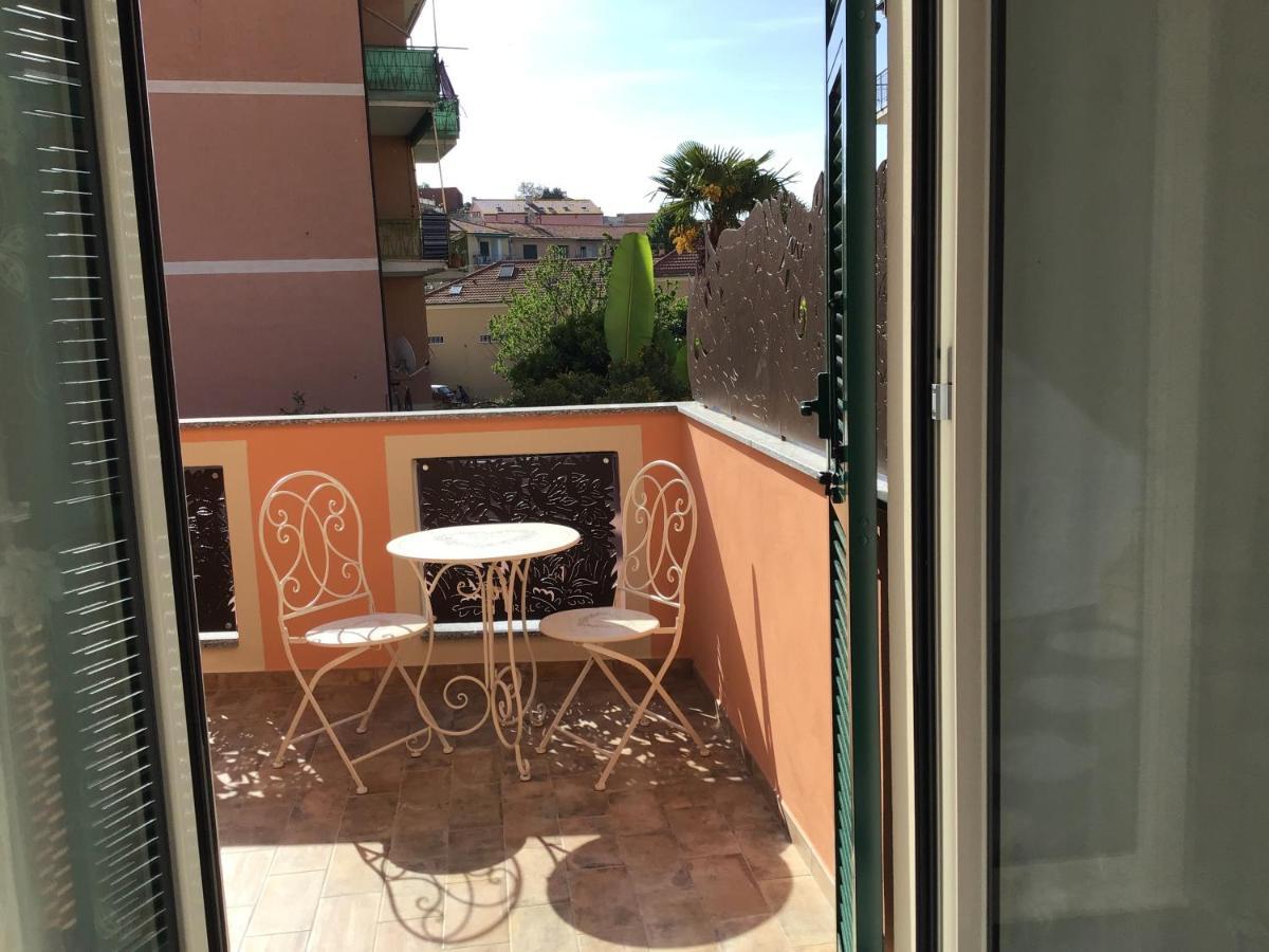 Casa Luigia Rooms Mtb In Finalborgo Bike Room Tour Ebike Trekking Finale Ligure Bagian luar foto