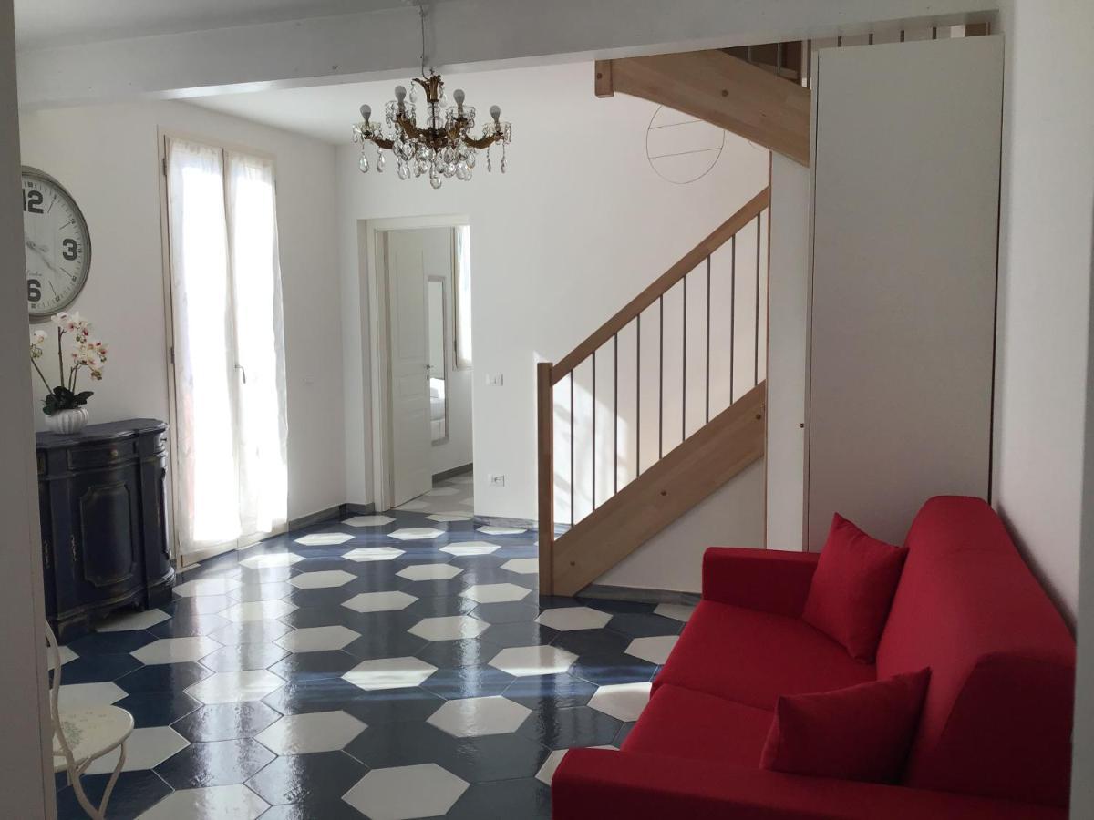 Casa Luigia Rooms Mtb In Finalborgo Bike Room Tour Ebike Trekking Finale Ligure Bagian luar foto