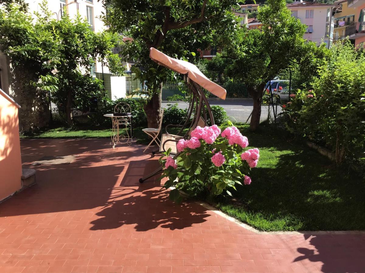 Casa Luigia Rooms Mtb In Finalborgo Bike Room Tour Ebike Trekking Finale Ligure Bagian luar foto