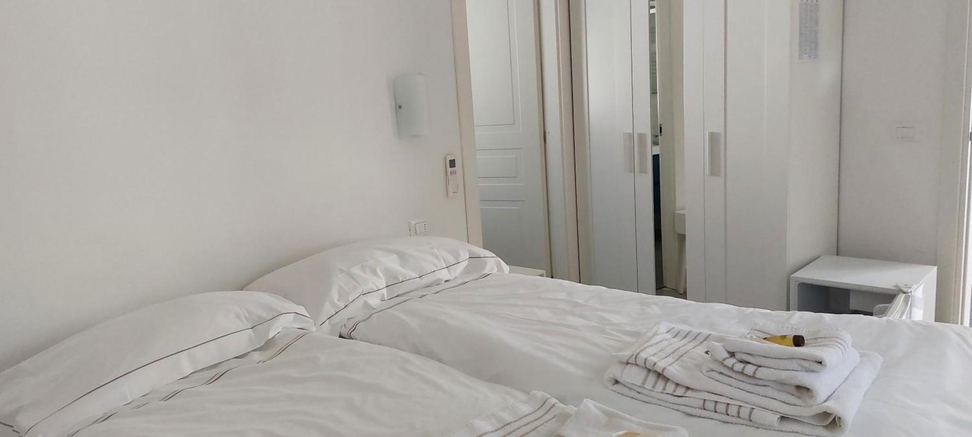 Casa Luigia Rooms Mtb In Finalborgo Bike Room Tour Ebike Trekking Finale Ligure Bagian luar foto